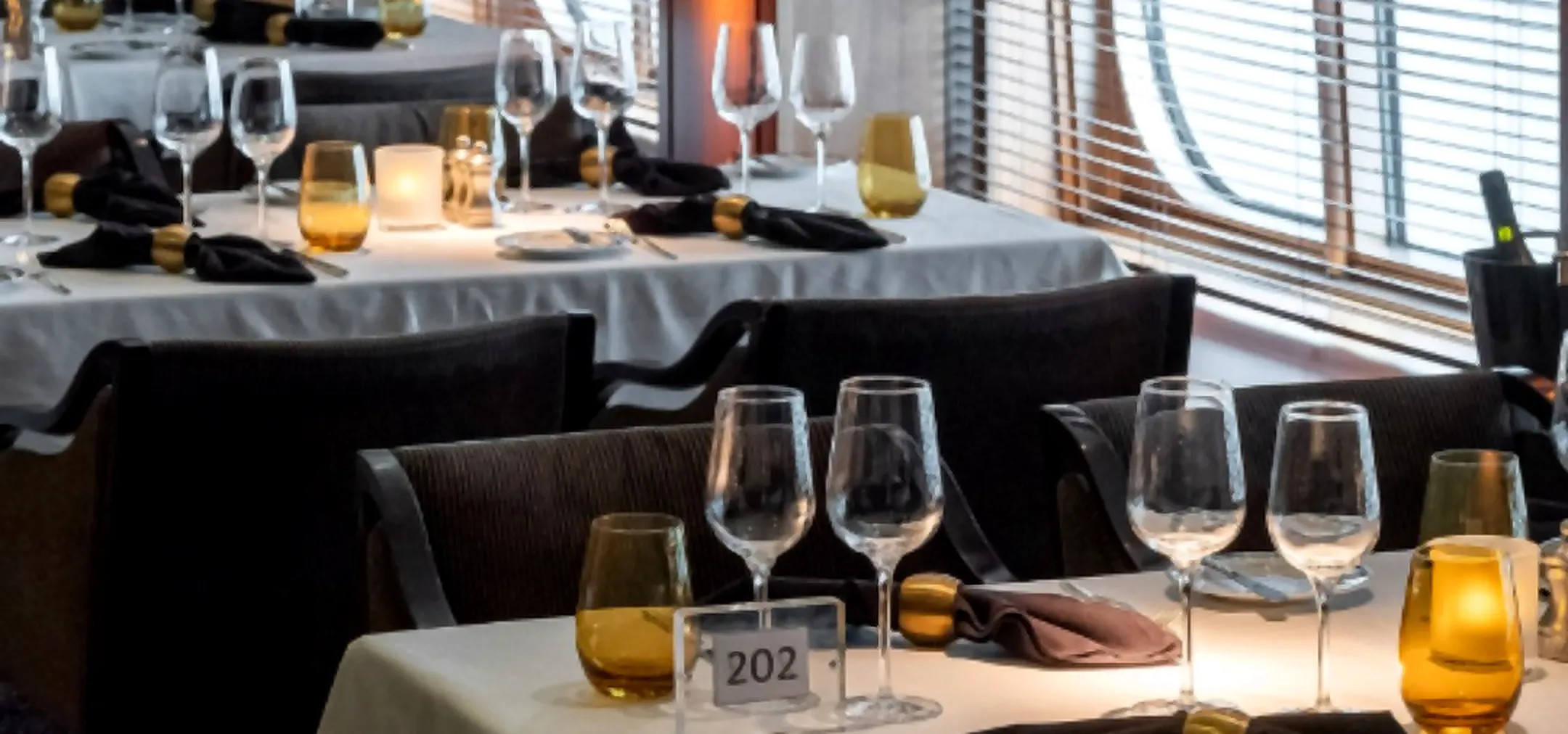 2 – GASTRONOMIE RAFFINÉE <br> SAVOIR-FAIRE FRANÇAIS & SAVEURS DU MONDE