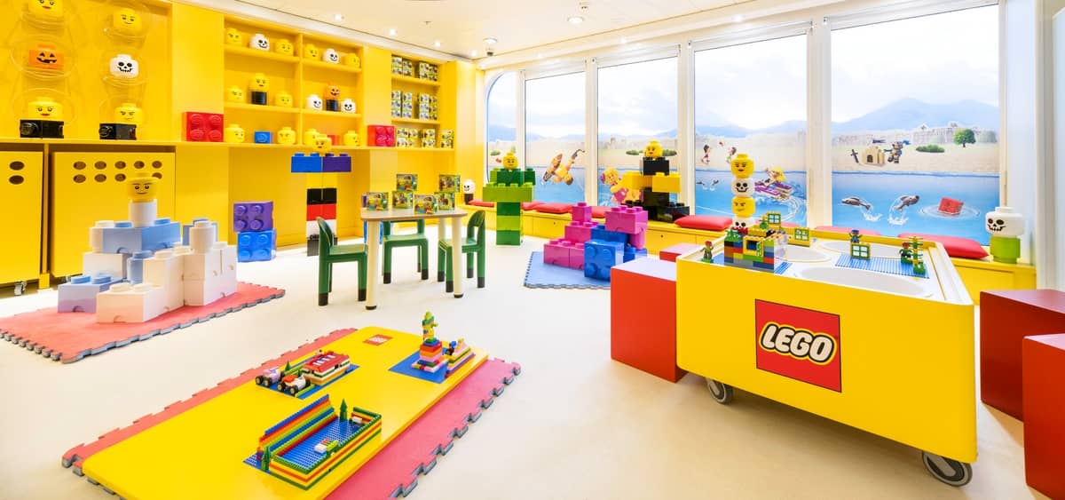3- KIDS CLUBS & ARCADE <br> FUN FOR CHILDREN AND TEENS ON BOARD
