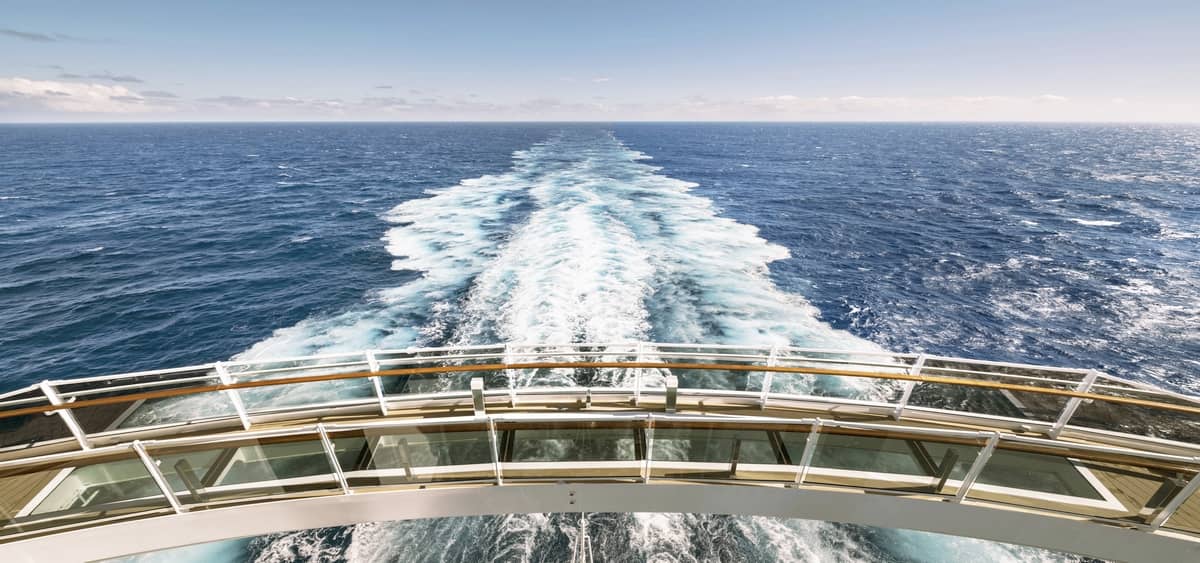 2- PONT DES SOUPIRS <br> A SUSPENDED MOMENT BETWEEN SKY AND SEA