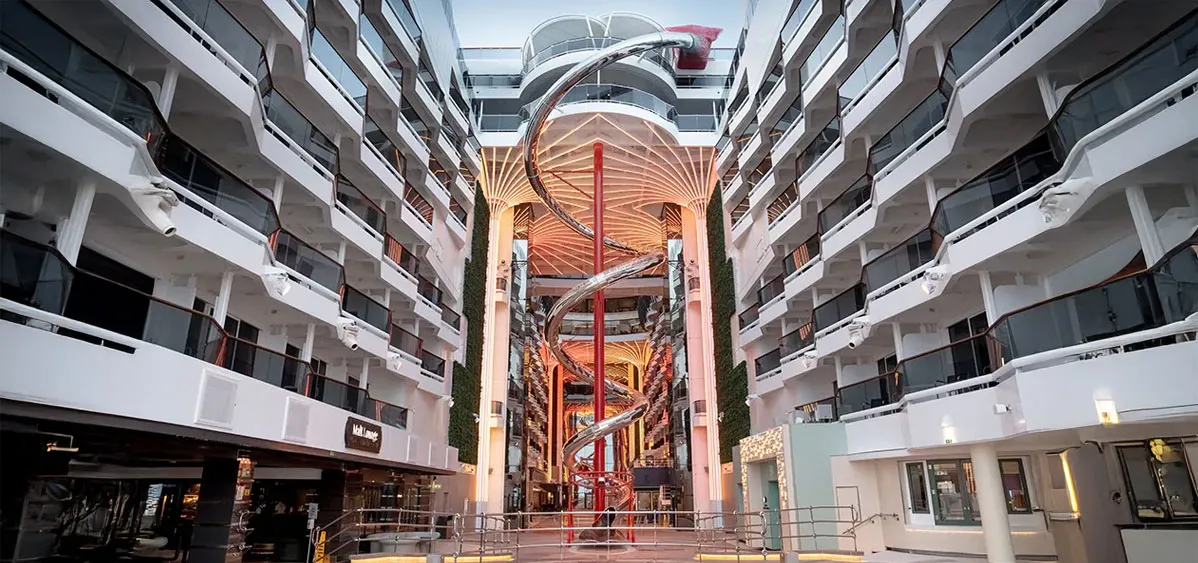 1- VENOM DROP @ THE SPIRAL <br> AN XXL DRY SLIDE OVER THE SEA