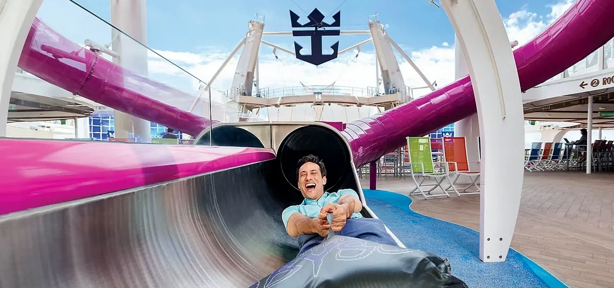 1- ULTIMATE ABYSS<br>LE TOBOGGAN SEC LE PLUS VERTIGINEUX EN MER