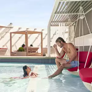 A qui s'adresse la compagnie Celebrity Cruises