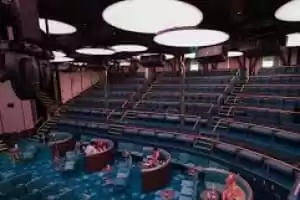 Spectacles au Liquid Lounge