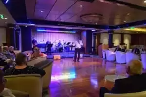 Spectacles et animations au Star Lounge