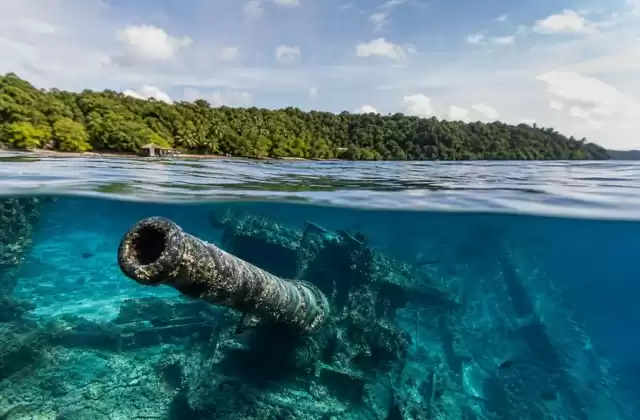 In the archipelago's waters
