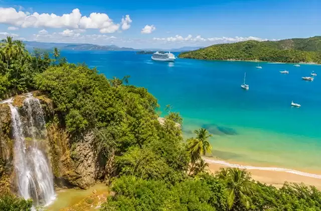 In Samaná Bay