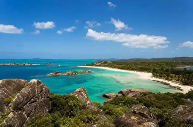 Lokaro Bay