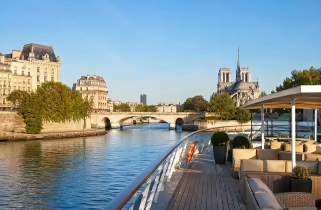 L’arrivée ou le départ depuis Paris