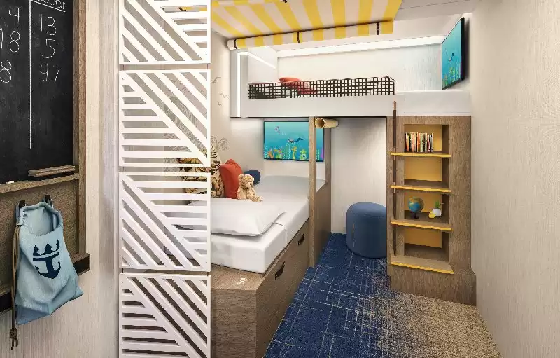 Infinite Family Cabin with Sea View and Balcony