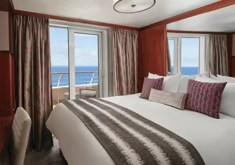 Suite Penthouse avec chambre principale et grand balcon (Poupe)