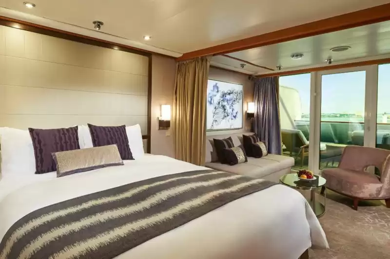 Penthouse suite with large balcony (Bow)