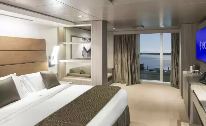 Suite deluxe yacht club 