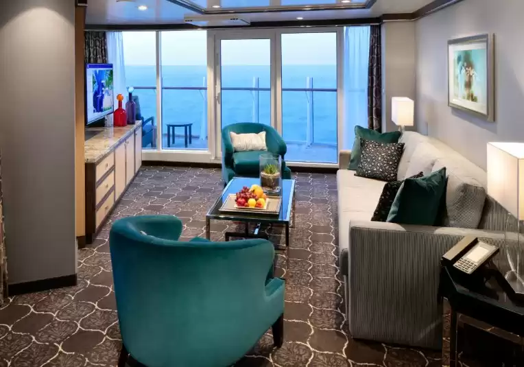 Spacious AquaTheater Suite – 1 Bedroom