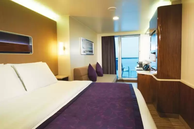 Balcony Suite with bow view