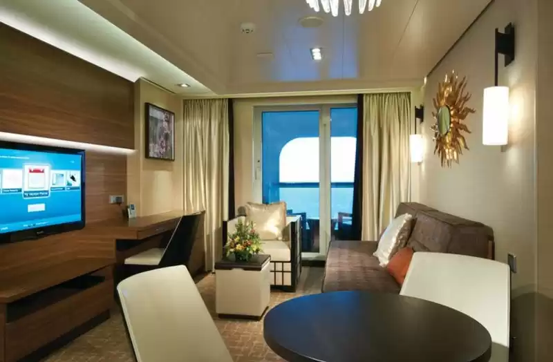 Haven Suite avec chambre principale et grand balcon vue sur Poupe