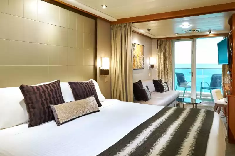 Suite Club Balconwith stern view
